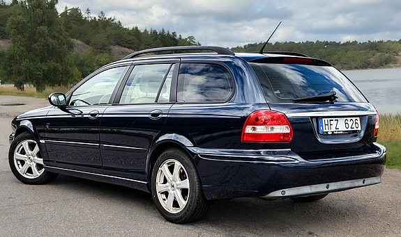 Jaguar X-TYPE 2 of 8