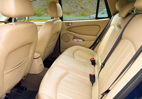 Jaguar X-TYPE 5 of 8