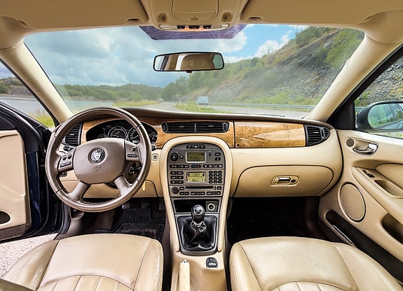 Jaguar X-TYPE 6 of 8