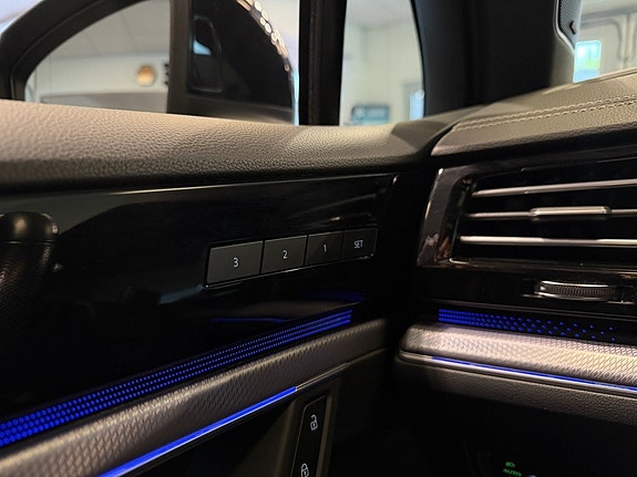 Volkswagen Touareg 21 of 30