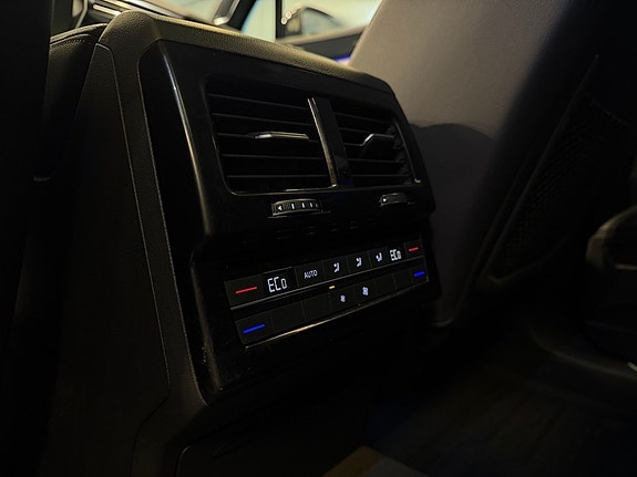 Volkswagen Touareg 26 of 30