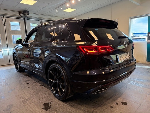 Volkswagen Touareg 3 of 30
