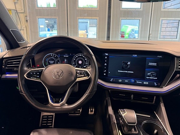 Volkswagen Touareg 8 of 30
