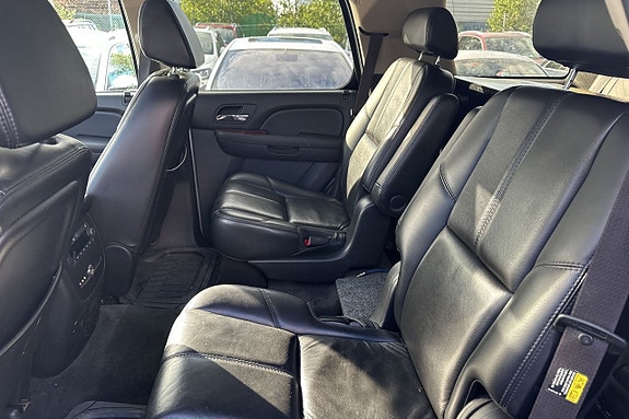 Chevrolet Tahoe 18 of 26