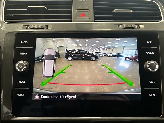 Volkswagen Golf Alltrack 19 of 20