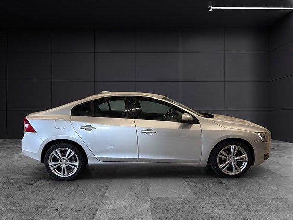 Volvo S60 7 of 23