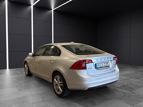 Volvo S60 4 of 23