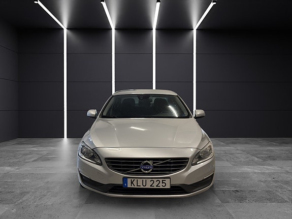 Volvo S60 2 of 23