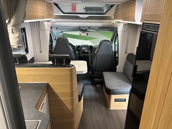 Adria MATRIX 670SL 3 of 12