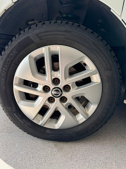 Nissan NV300 13 of 13