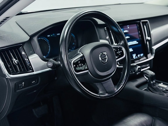 Volvo V90 10 of 17