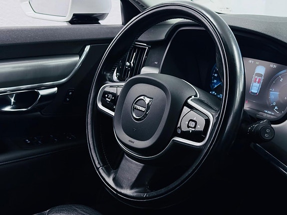 Volvo V90 4 of 17