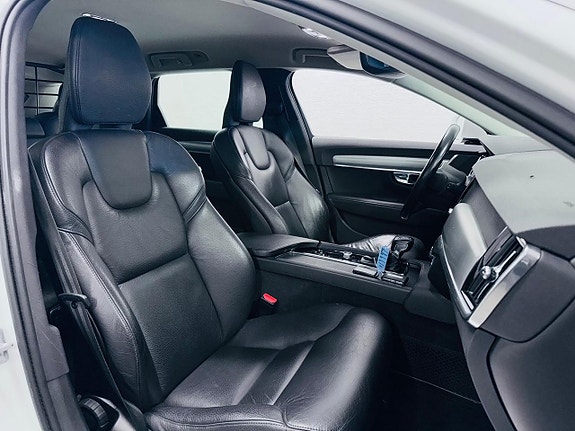 Volvo V90 6 of 17