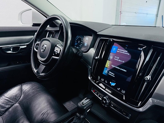 Volvo V90 5 of 17