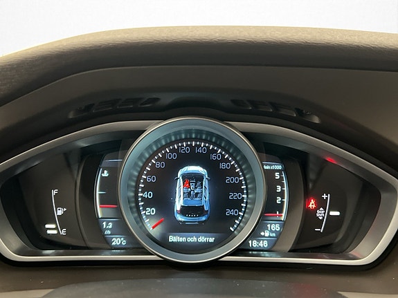 Volvo V40 Cross Country 15 of 29