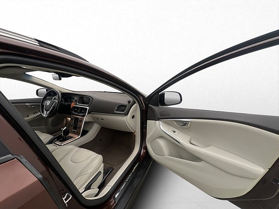 Volvo V40 Cross Country 10 of 29