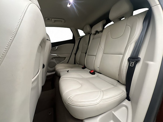 Volvo V40 Cross Country 11 of 29