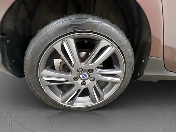 Volvo V40 Cross Country 27 of 29