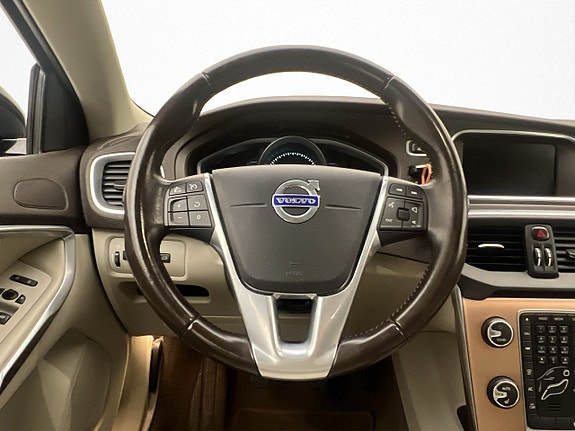 Volvo V40 Cross Country 12 of 29