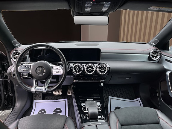 Mercedes-Benz CLA220 13 of 20