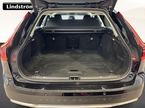 Volvo V90 Cross Country 12 of 19