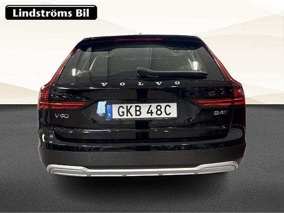 Volvo V90 Cross Country 7 of 19