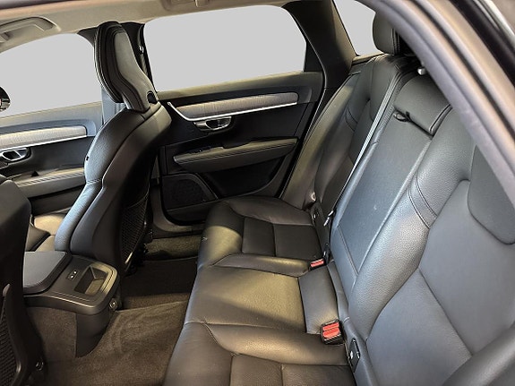 Volvo V90 Cross Country 10 of 19
