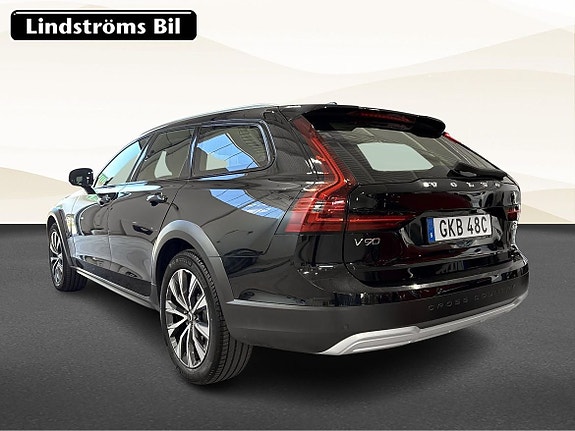 Volvo V90 Cross Country 4 of 19