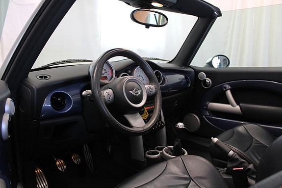 MINI Cooper S 15 of 30