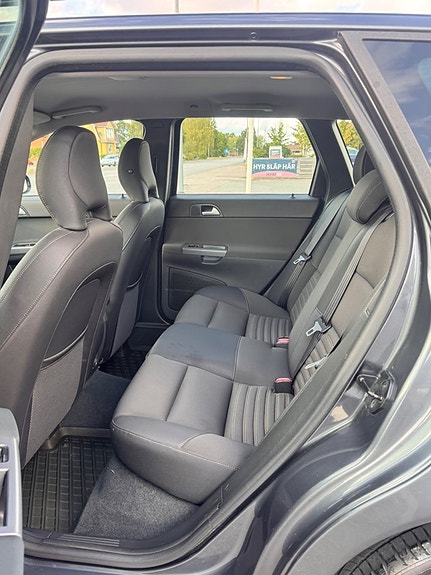 Volvo V50 8 of 11