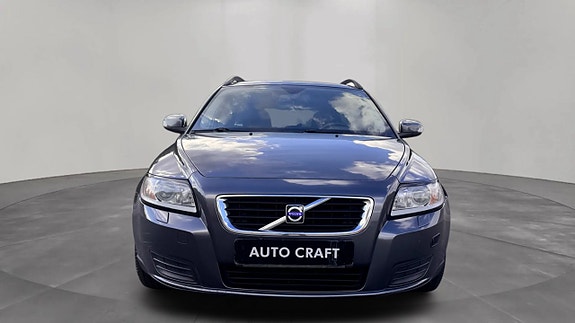 Volvo V50 2 of 11