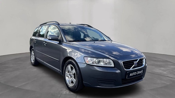 Volvo V50 3 of 11