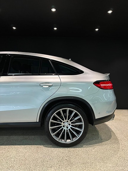 Mercedes-Benz GLE450 4 of 19