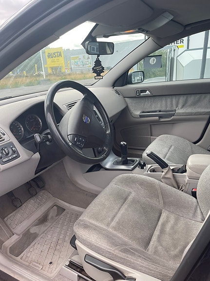 Volvo S40 4 of 5