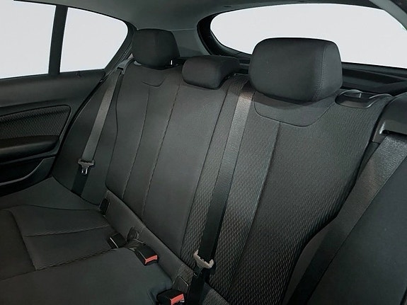 BMW 118i 12 of 20