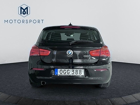 BMW 118i 5 of 20