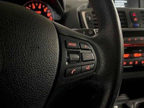 BMW 118i 15 of 20