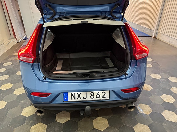 Volvo V40 16 of 16
