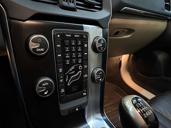 Volvo V40 15 of 16