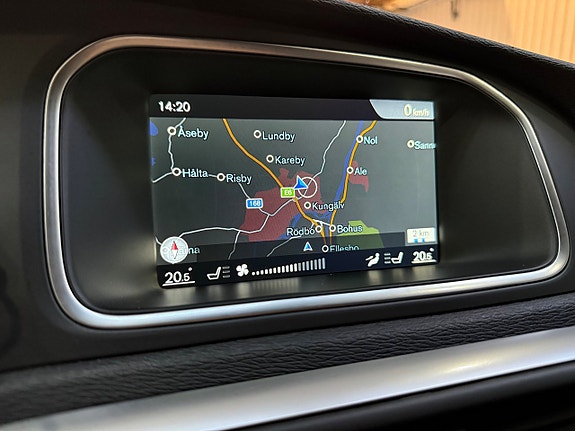 Volvo V40 13 of 16