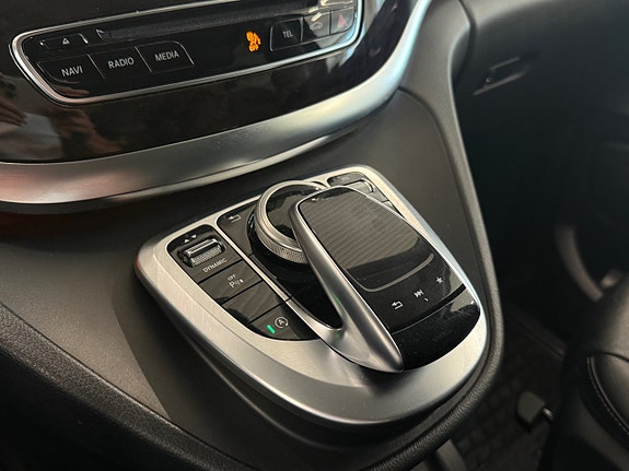 Mercedes-Benz V250 d 10 of 15