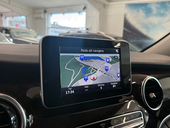 Mercedes-Benz V250 d 12 of 15