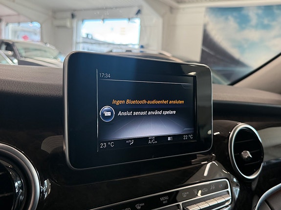 Mercedes-Benz V250 d 13 of 15