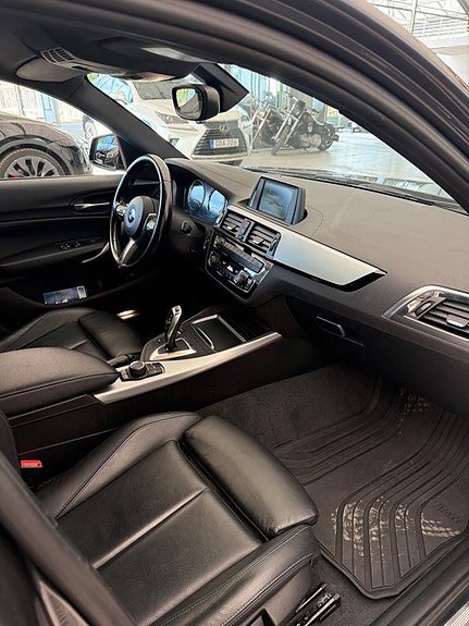 BMW 118i 5 of 10