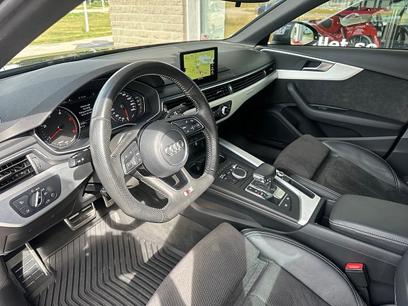 Audi A4 5 of 18