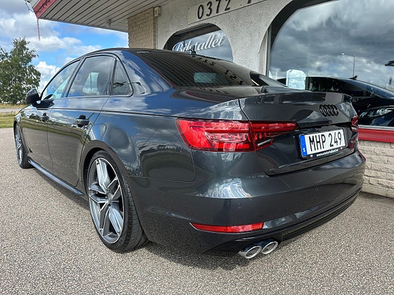 Audi A4 3 of 18