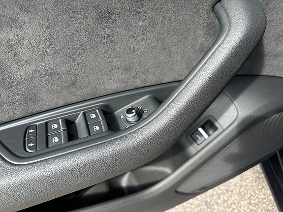 Audi A4 15 of 18