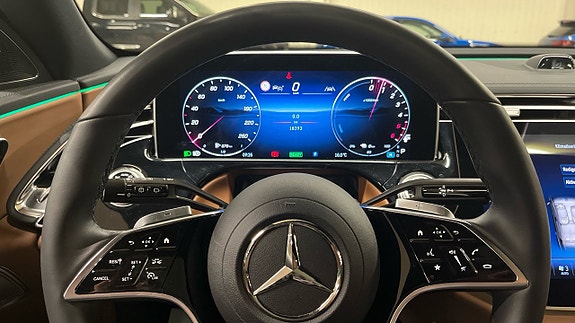 Mercedes-Benz E300 de 8 of 22