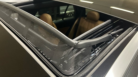 Mercedes-Benz E300 de 10 of 22