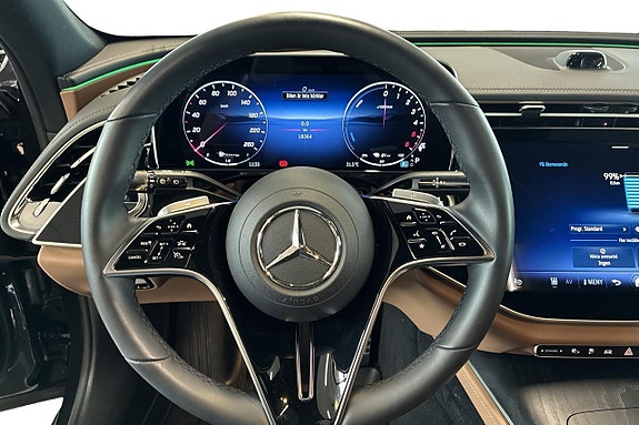 Mercedes-Benz E300 de 17 of 28